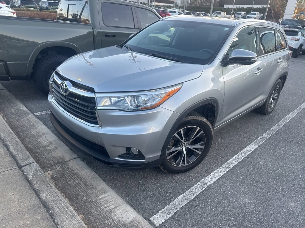 Used 2016 Toyota Highlander XLE image 18