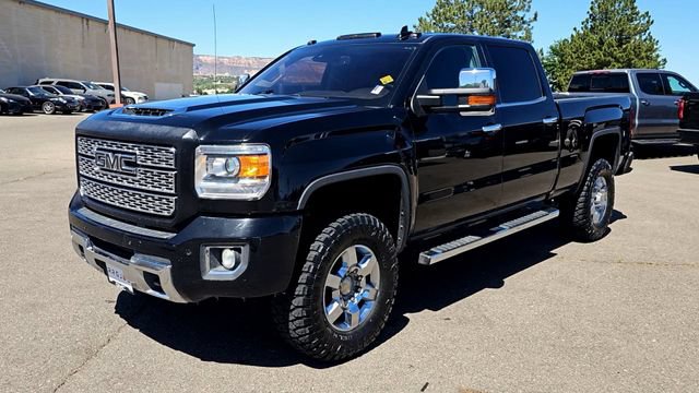 Used 2019 GMC Sierra 3500 Denali AWD/4WD image 4