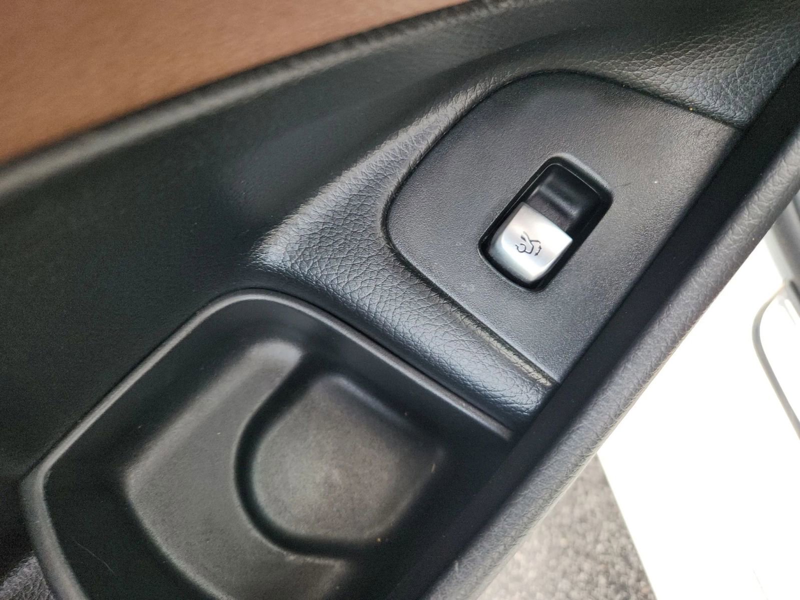 Used 2018 Mercedes-Benz E 300 w/ Premium 1 Package image 23
