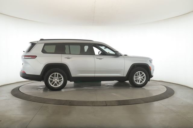Used 2025 Jeep Grand Cherokee L Laredo w/ Luxury Tech Group I image 6