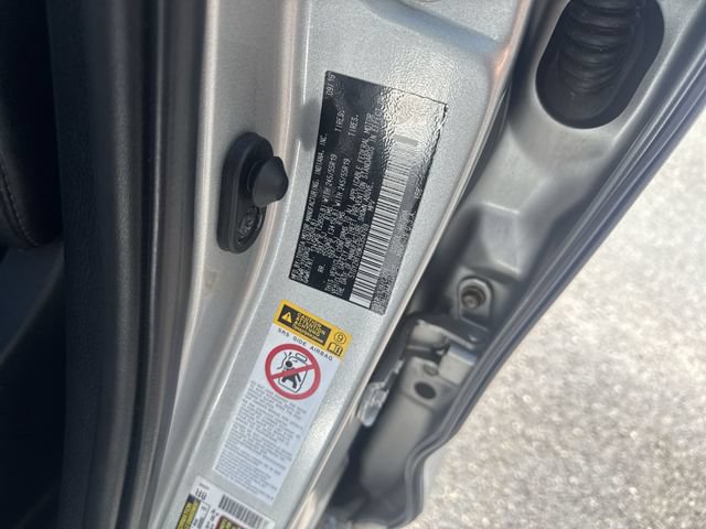 Used 2019 Toyota Highlander Limited FWD image 38