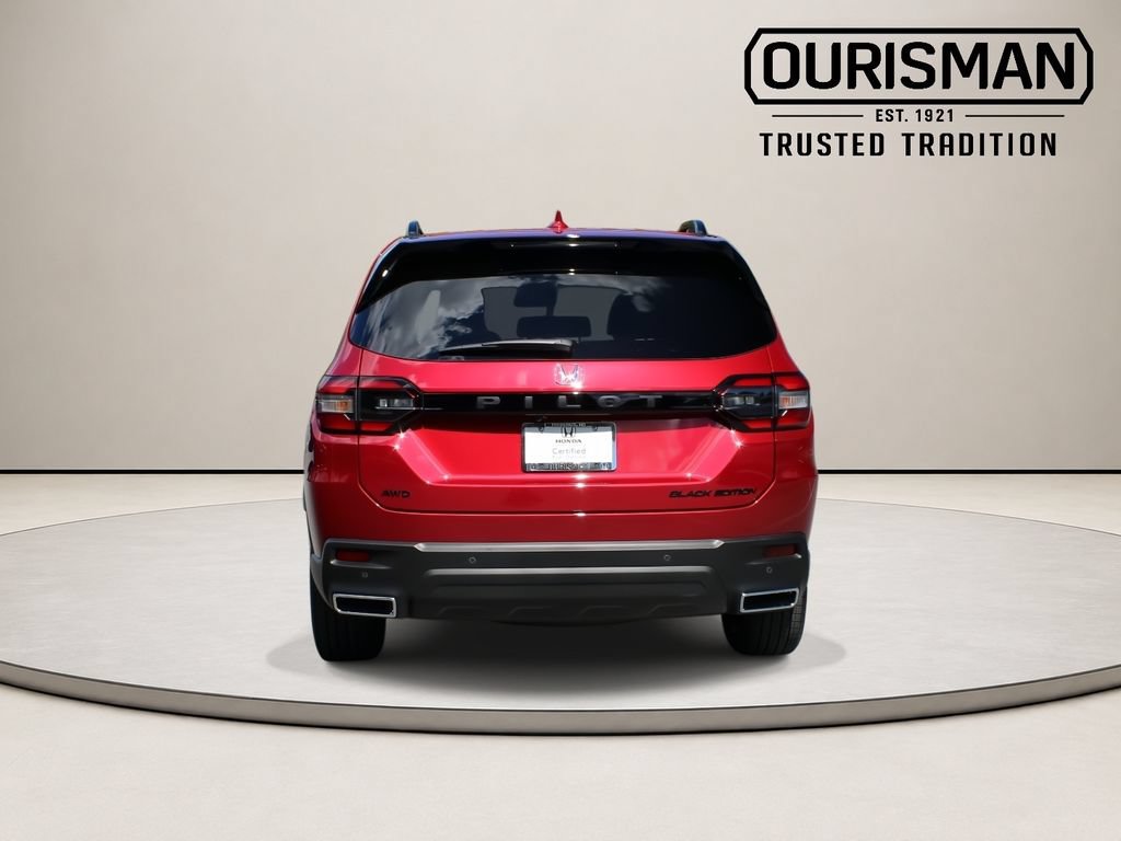 Certified 2025 Honda Pilot Black Edition image 8