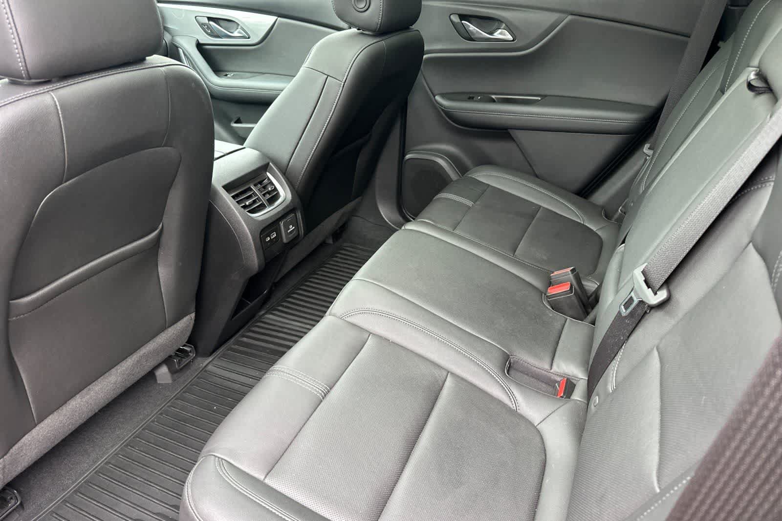 Used 2019 Chevrolet Blazer LT w/ Sun and Wheels Package FWD image 4
