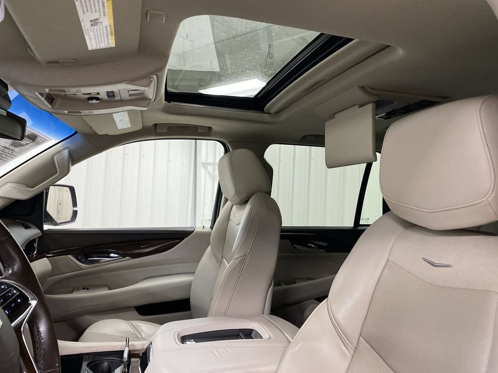 Used 2017 Cadillac Escalade Premium Luxury AWD/4WD image 19