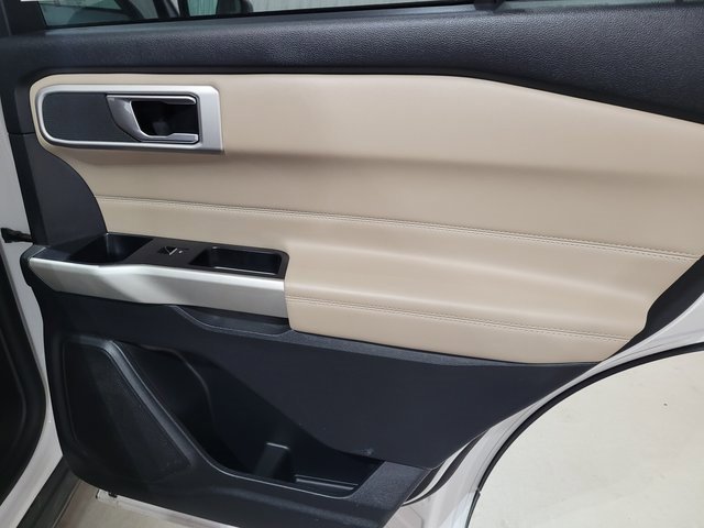 Used 2022 Ford Explorer XLT image 55