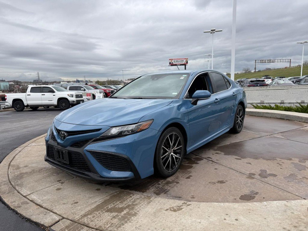 Used 2023 Toyota Camry SE image 8