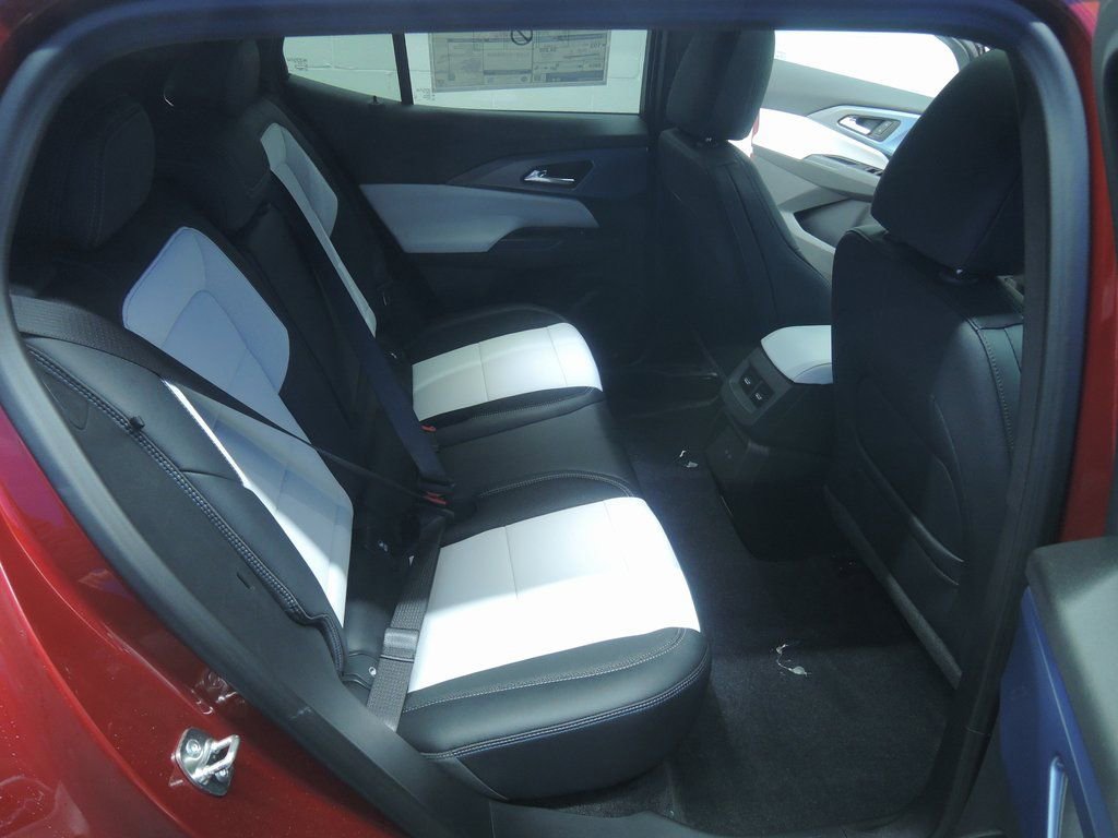 New 2026 Chevrolet Equinox EV LT AWD/4WD image 32