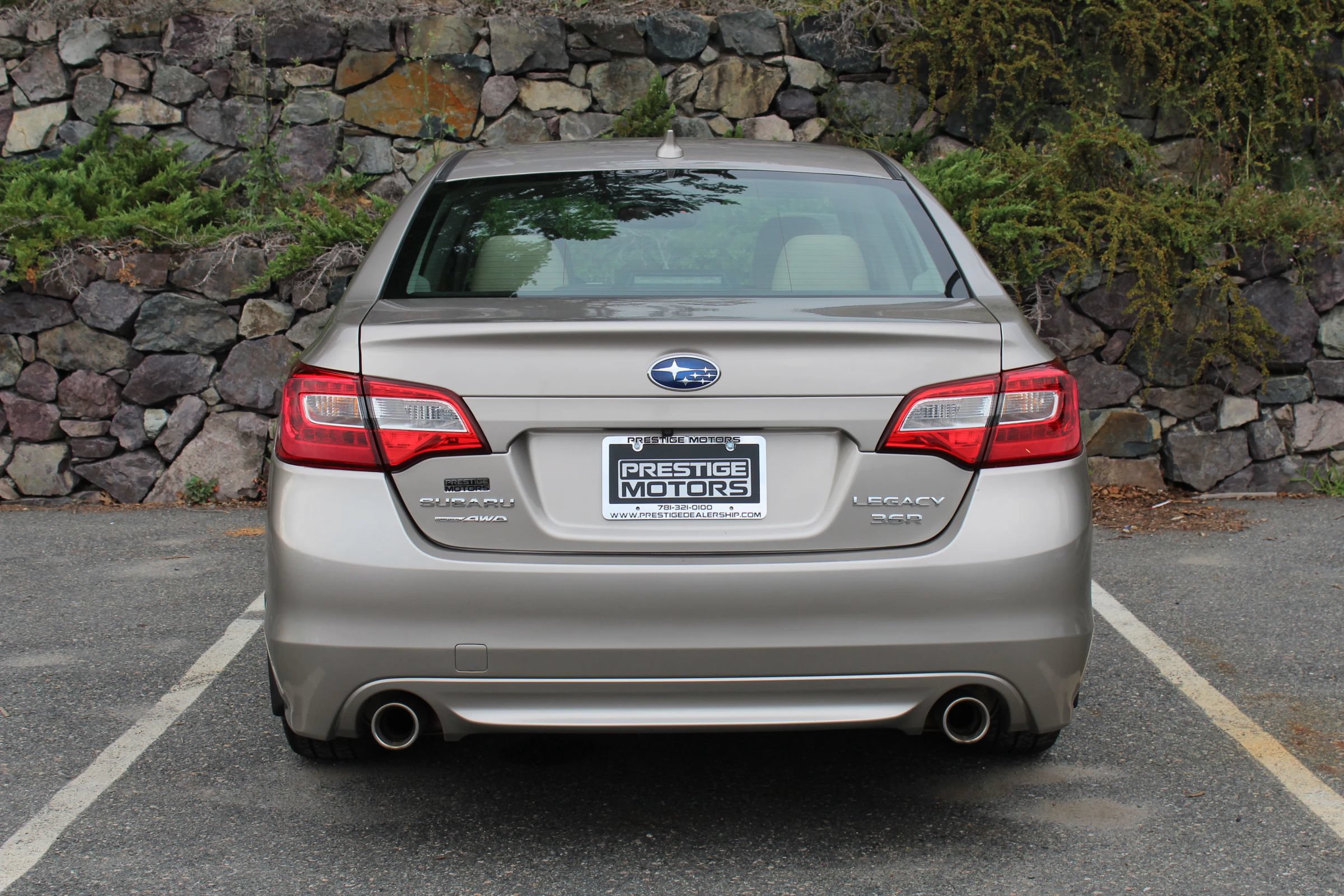 Used 2016 Subaru Legacy 3.6R Limited AWD/4WD image 8