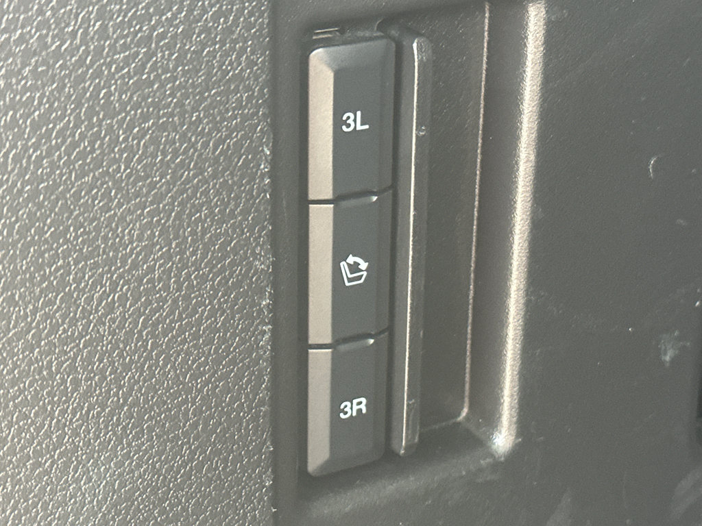 Used 2018 Ford Expedition XLT AWD/4WD image 30