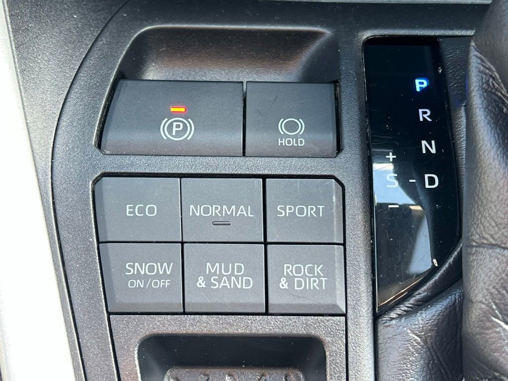 Certified 2021 Toyota RAV4 XLE w/ Convenience Package image 20