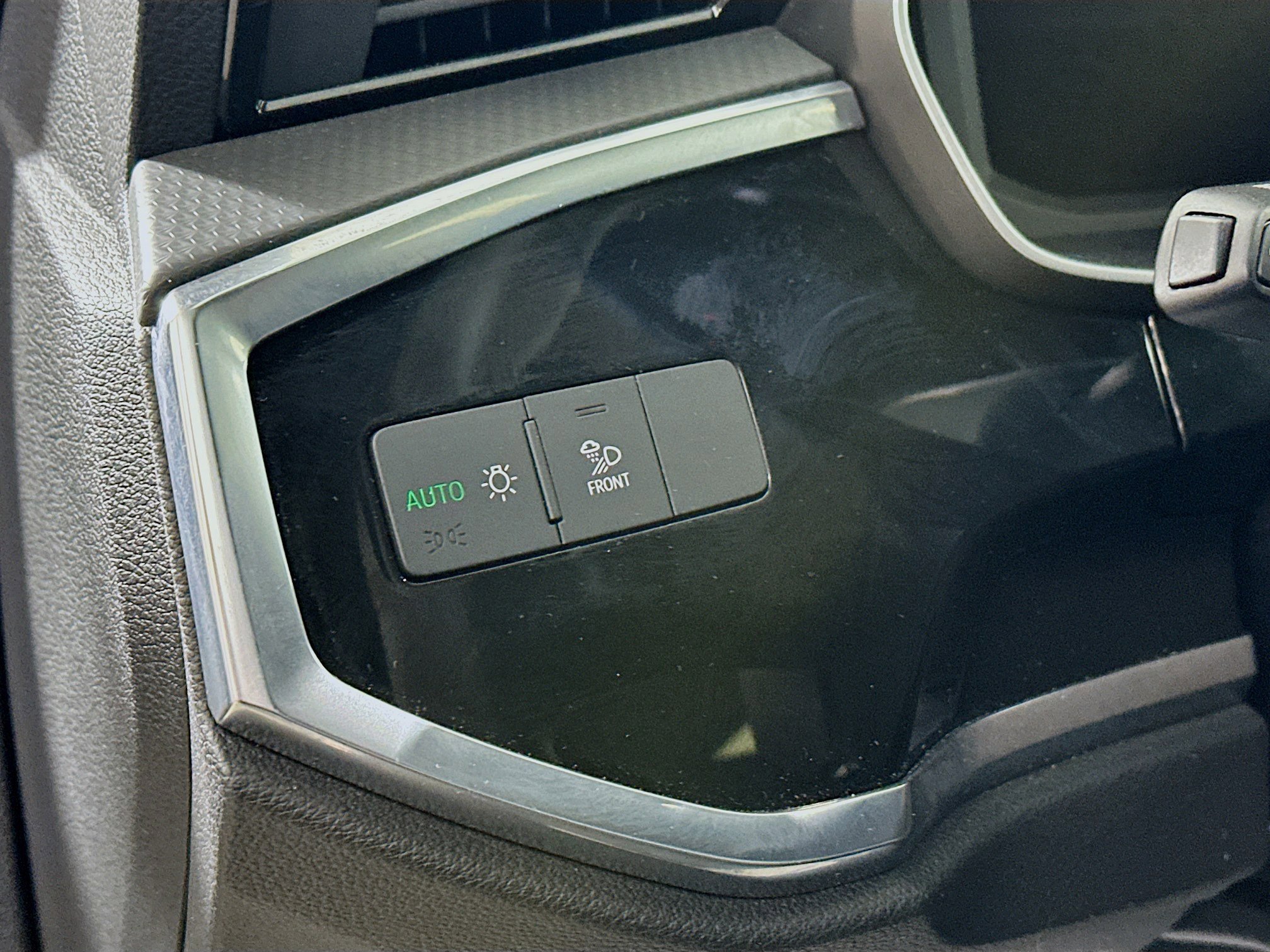 Used 2025 Audi Q3 2.0T Premium image 10