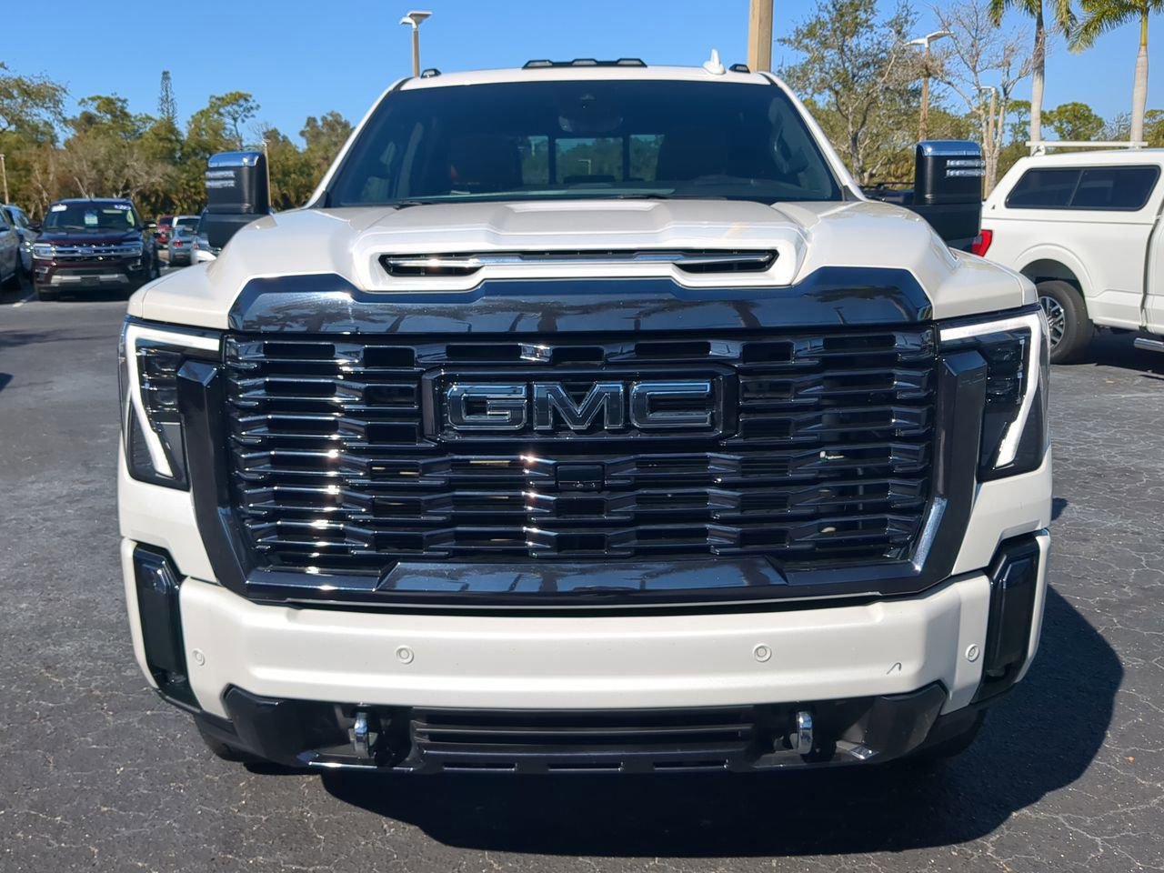 Used 2024 GMC Sierra 3500 Denali Ultimate AWD/4WD image 9