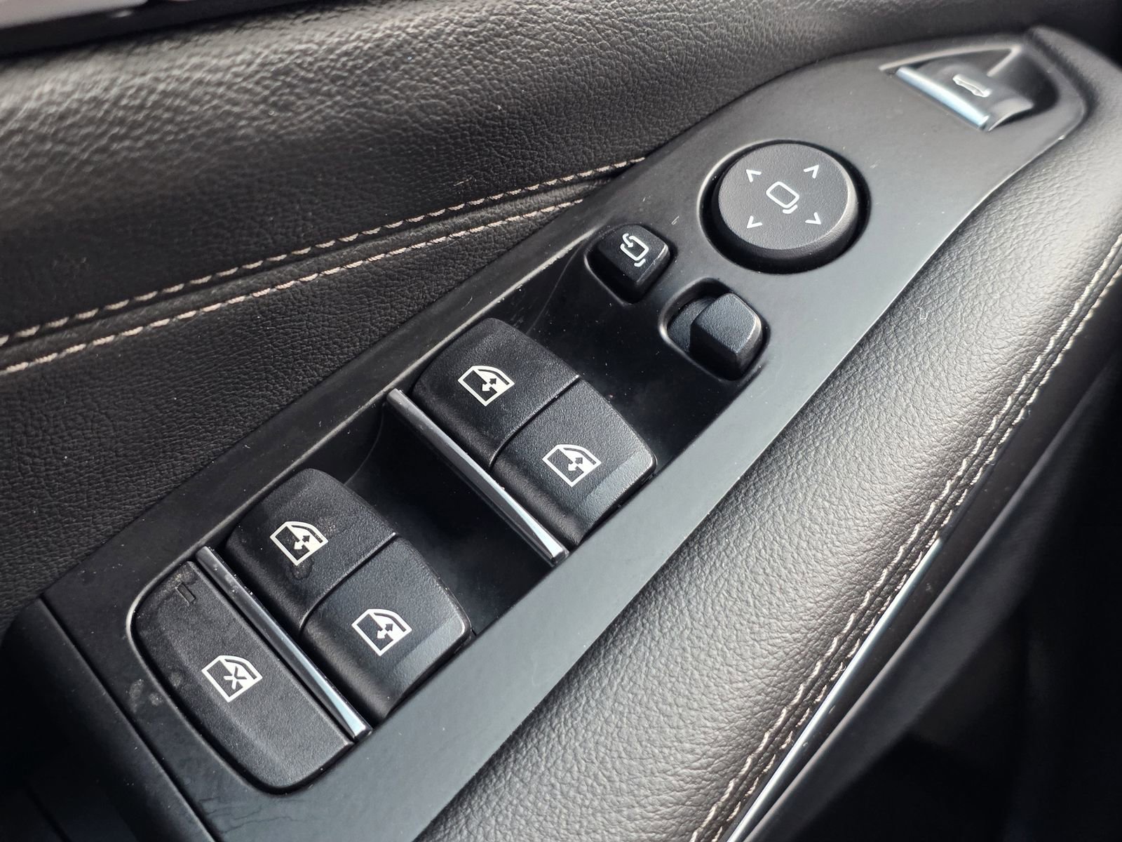 Used 2022 BMW X5 sDrive40i w/ Premium Package image 32