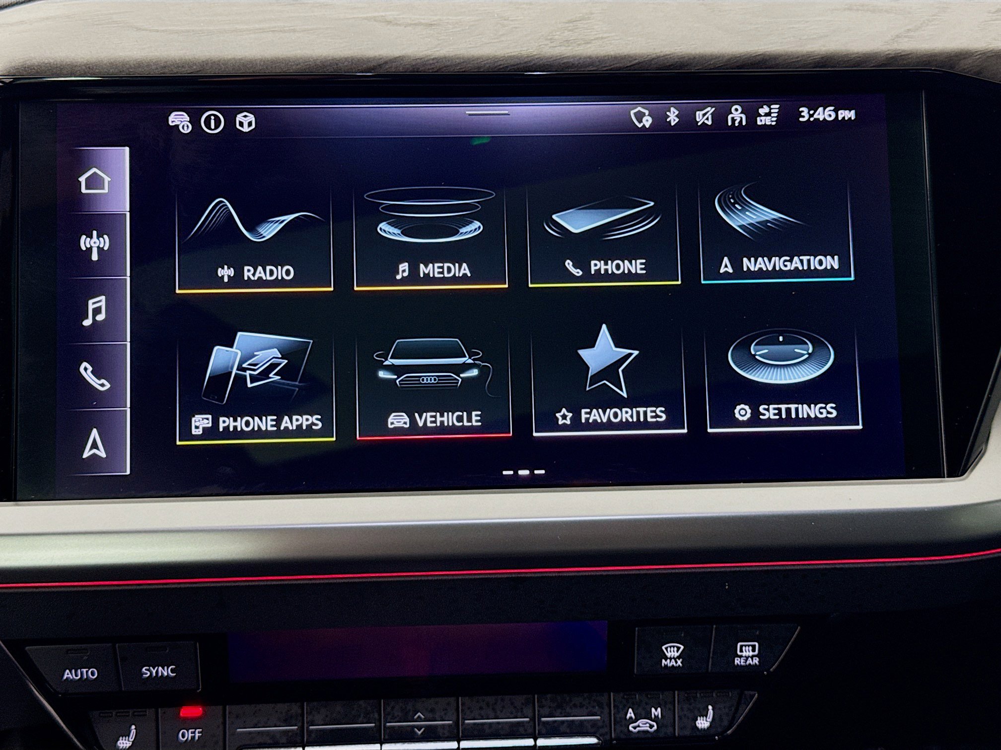 Used 2023 Audi Q4 e-tron Premium Plus w/ Premium Plus image 15