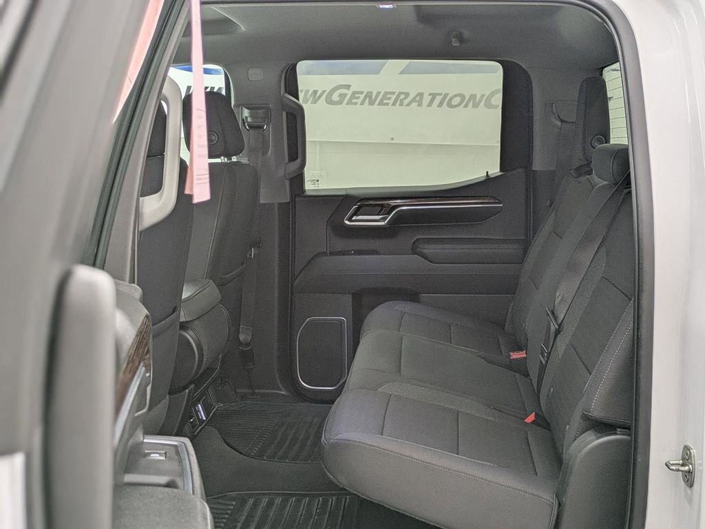 Used 2023 GMC Sierra 1500 SLE w/ Enhanced Capability Package AWD/4WD image 11