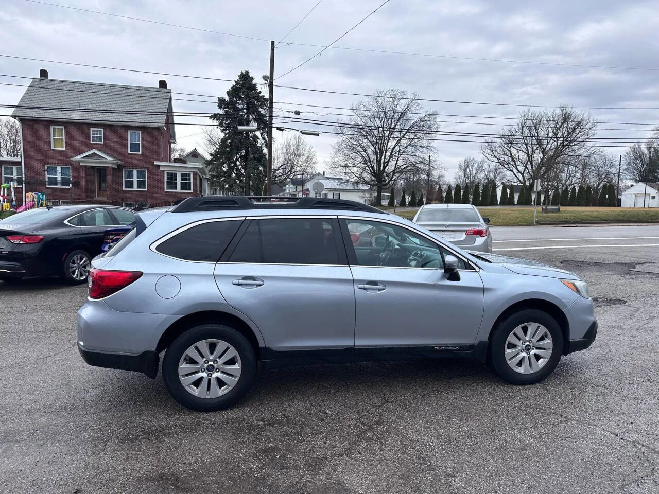 Used 2016 Subaru Outback 2.5i Premium image 4