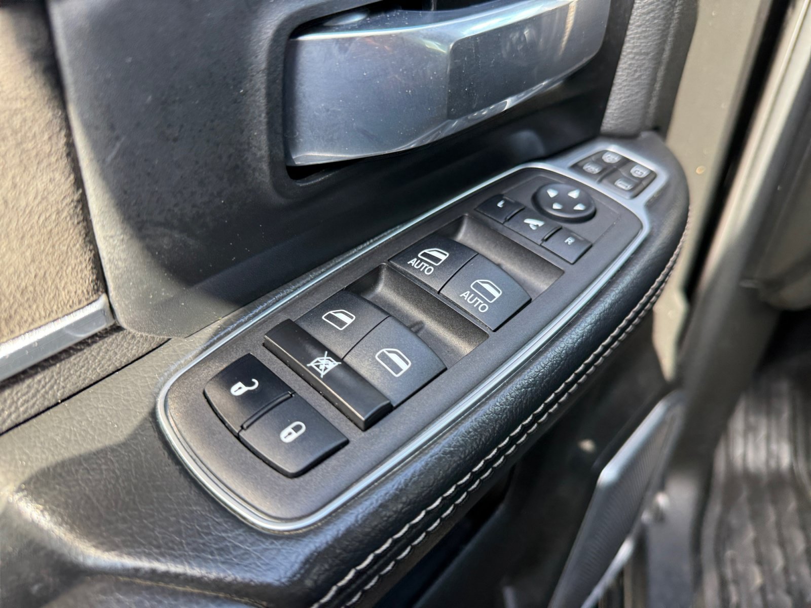 Used 2024 RAM 2500 Laramie w/ Night Edition AWD/4WD image 21