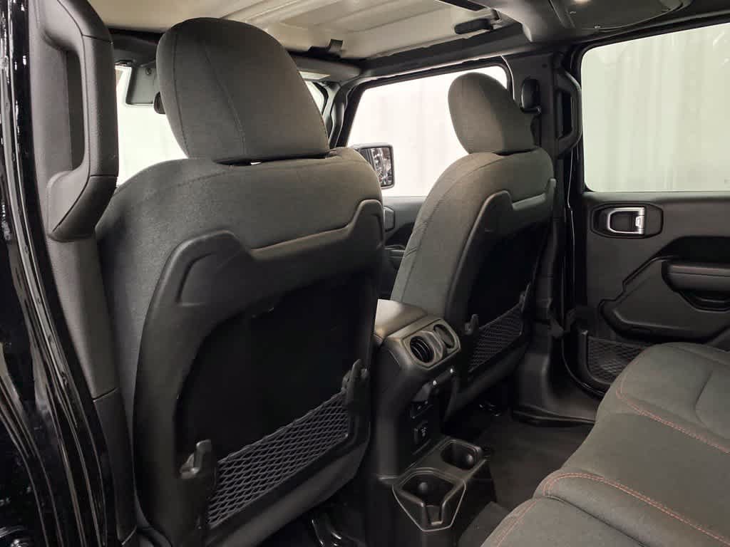 Used 2025 Jeep Wrangler Unlimited Rubicon AWD/4WD image 15