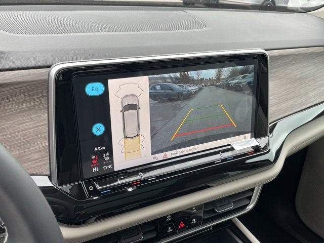 New 2025 Volkswagen Atlas SEL image 15