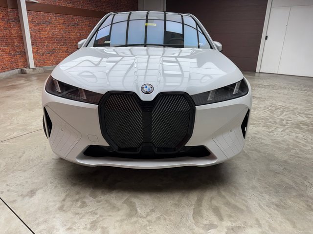 Used 2026 BMW iX xDrive45 image 8