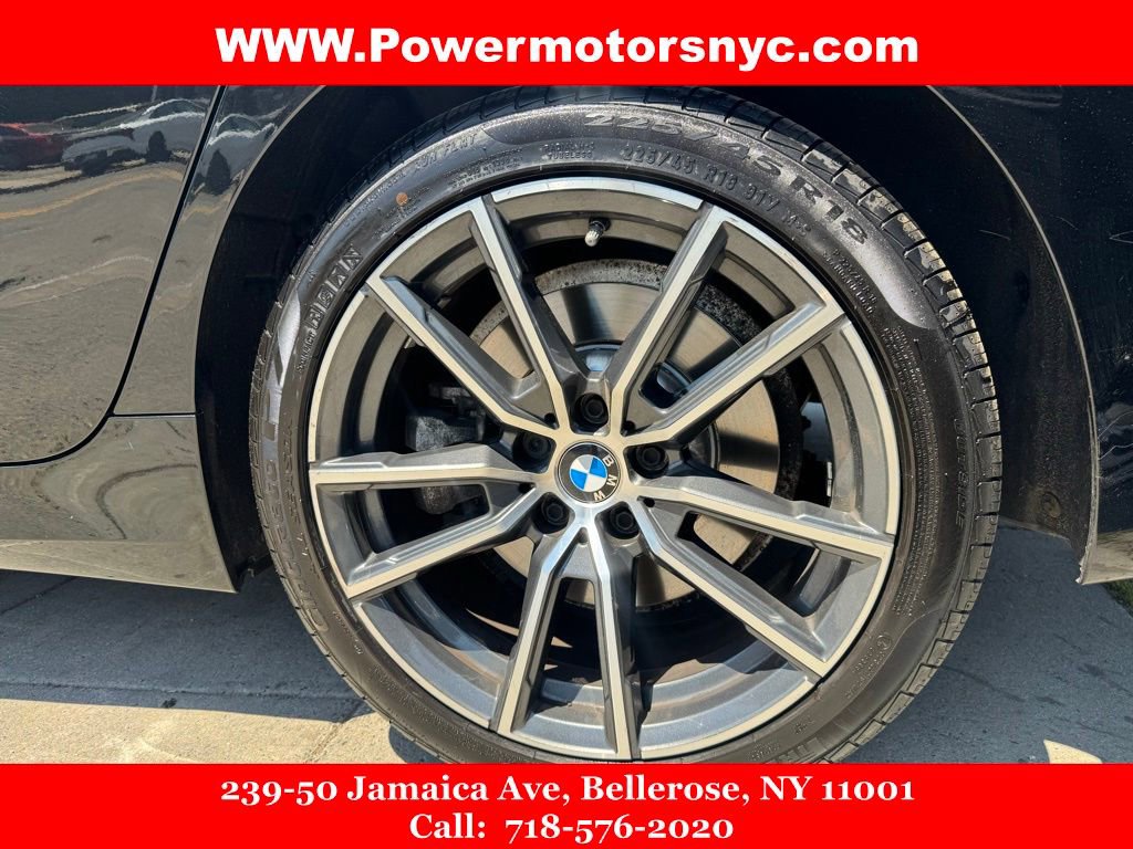 Used 2019 BMW 330i xDrive Sedan w/ Driving Assistance Package AWD/4WD image 17