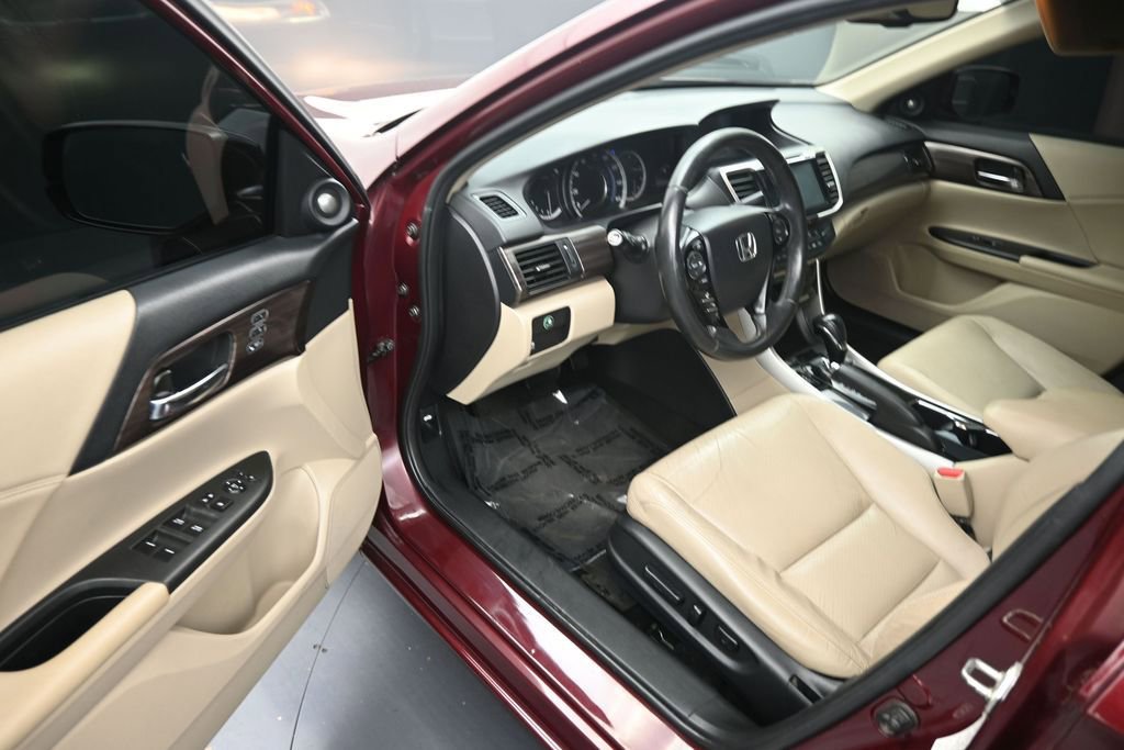 Used 2017 Honda Accord EX-L image 10