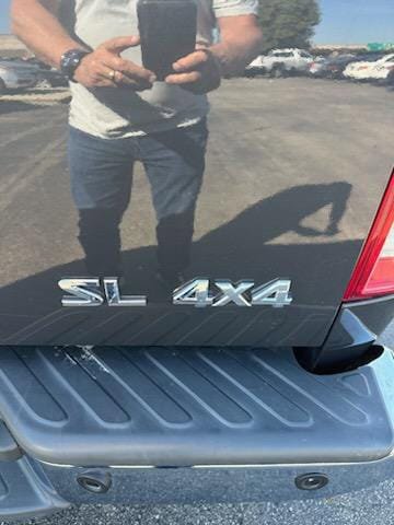 Used 2014 Nissan Frontier SL w/ SL Moonroof Package AWD/4WD image 4