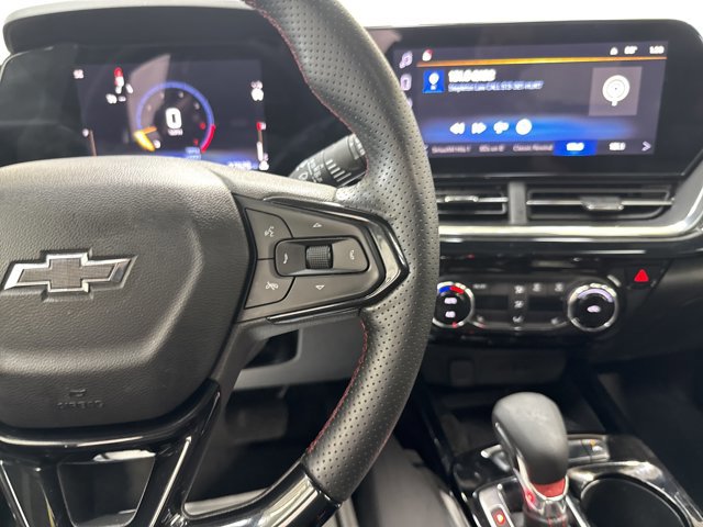 Used 2024 Chevrolet Trax RS w/ Sunroof Package FWD image 18