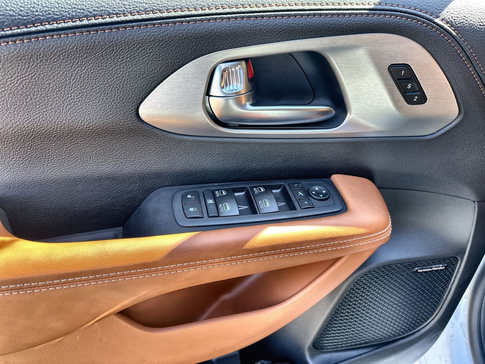 New 2026 Chrysler Pacifica Pinnacle FWD image 15