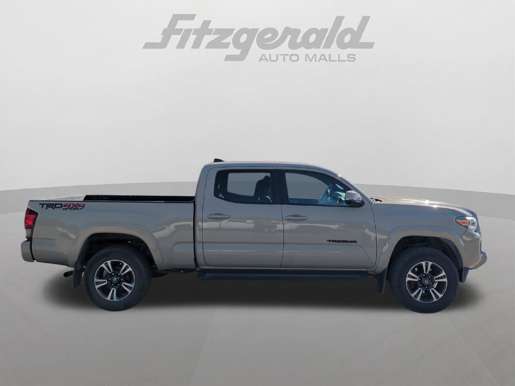 Used 2019 Toyota Tacoma TRD Sport AWD/4WD image 7