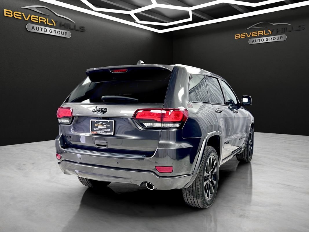 Used 2018 Jeep Grand Cherokee Altitude AWD/4WD image 5
