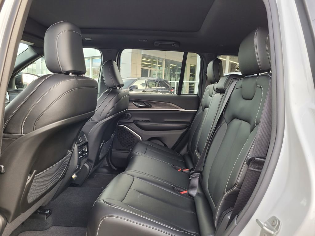 New 2024 Jeep Grand Cherokee Limited 4xe image 12