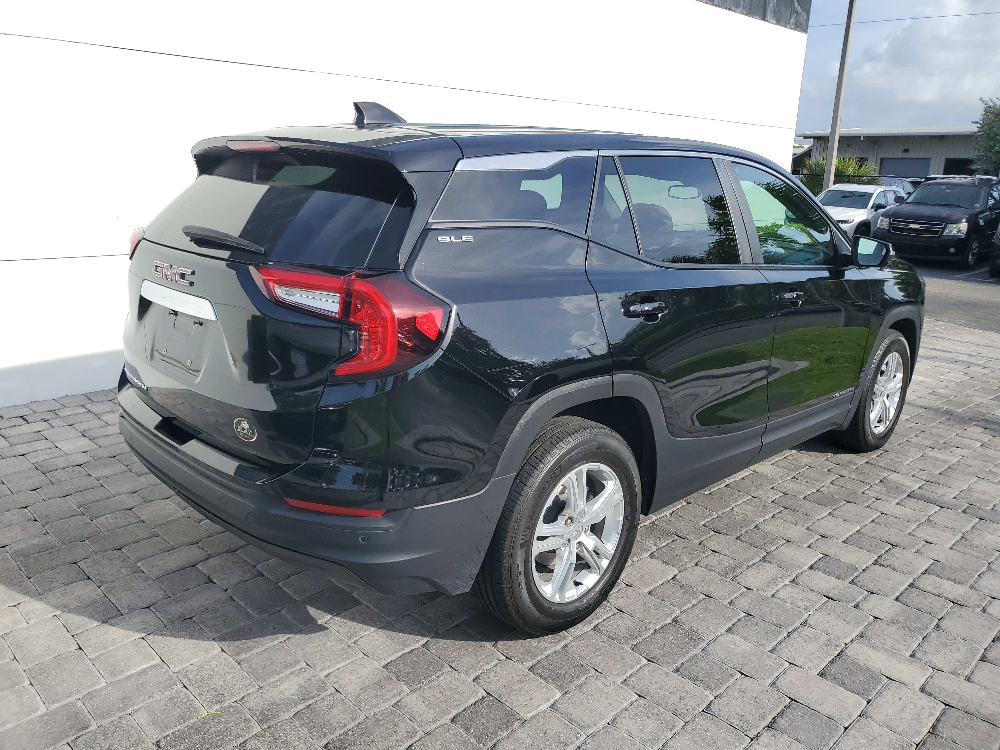Used 2023 GMC Terrain SLE FWD image 6