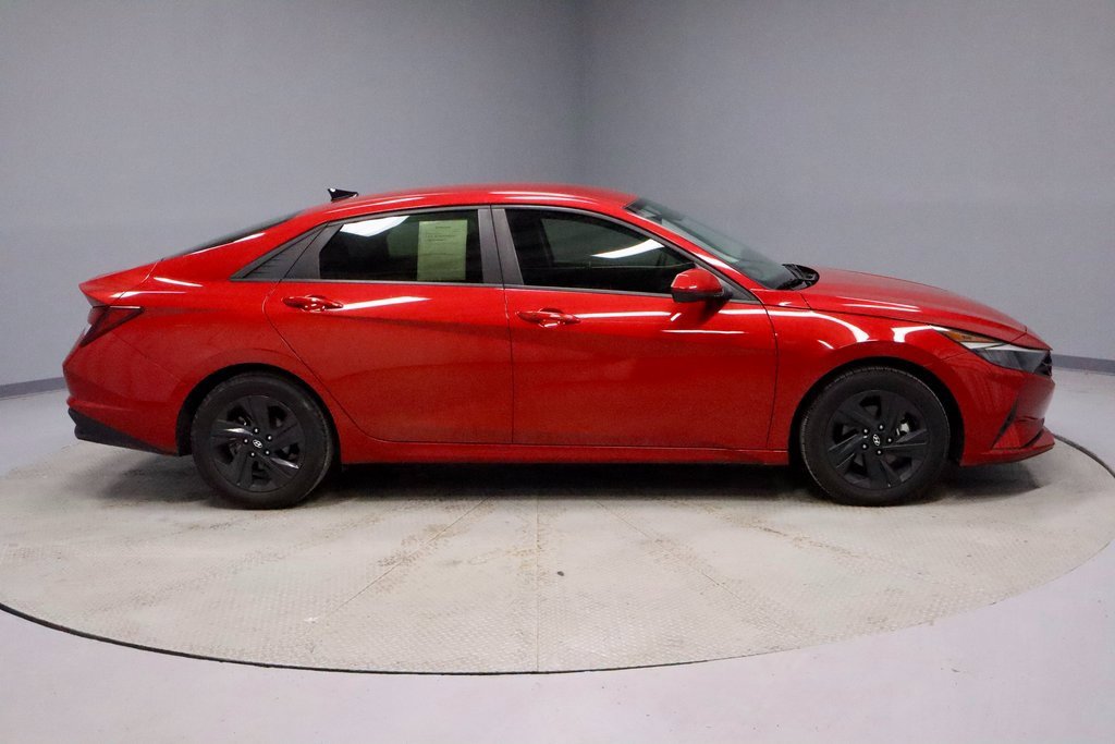 Used 2021 Hyundai Elantra SEL image 5