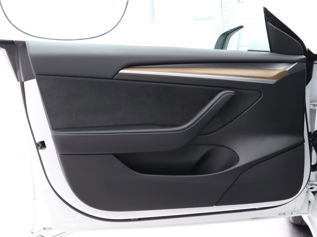 Used 2023 Tesla Model 3 Standard Range image 38