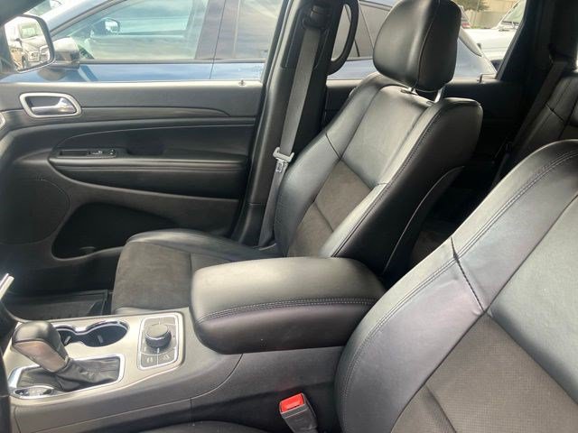 Certified 2020 Jeep Grand Cherokee Laredo w/ Quick Order Package 2BN North AWD/4WD image 11