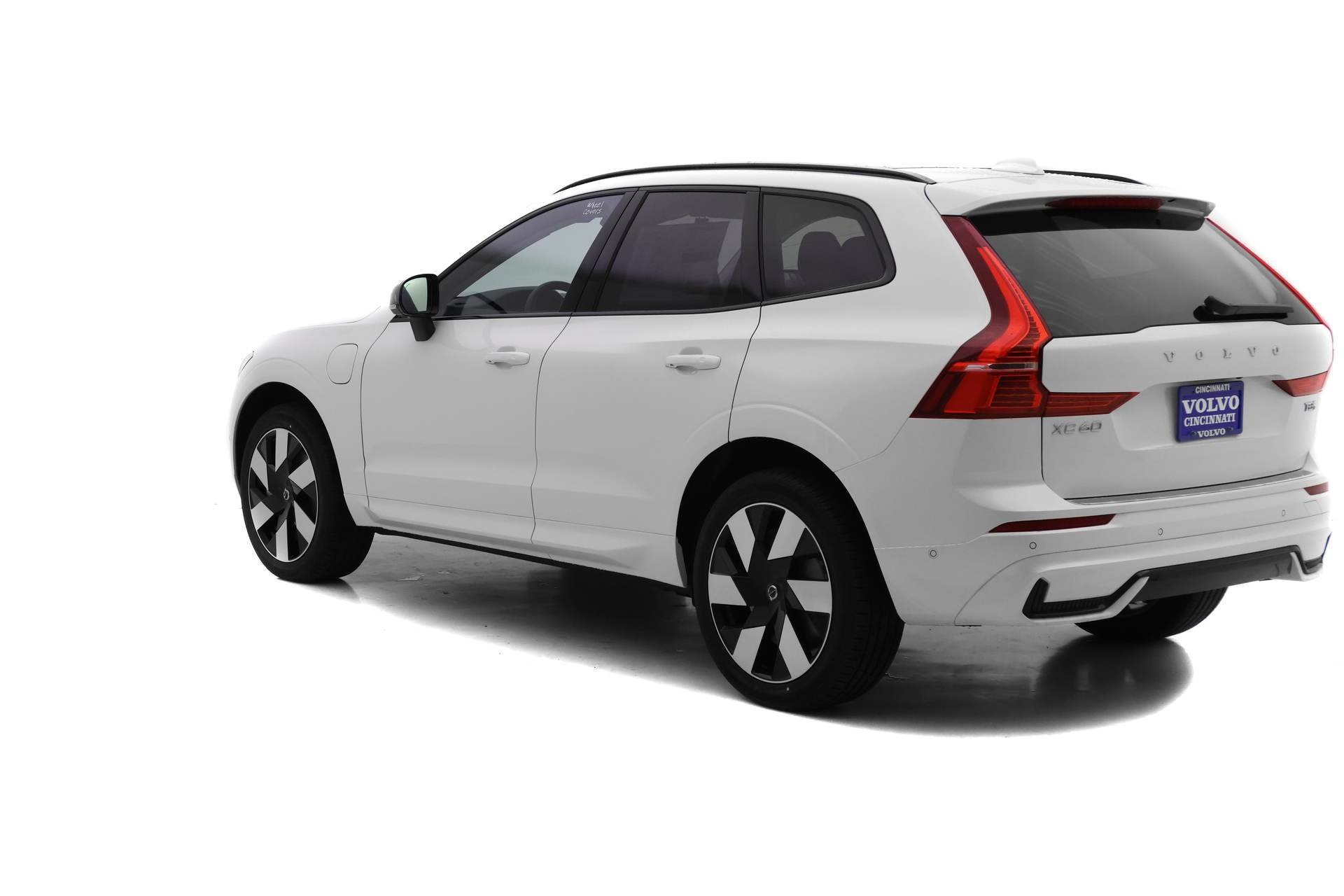 New 2025 Volvo XC60 T8 Plus w/ Protection Package Premier image 5
