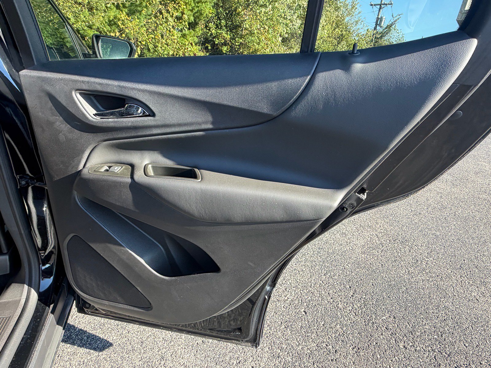 Used 2024 Chevrolet Equinox LT w/ LPO, Floor Liner Package FWD image 43