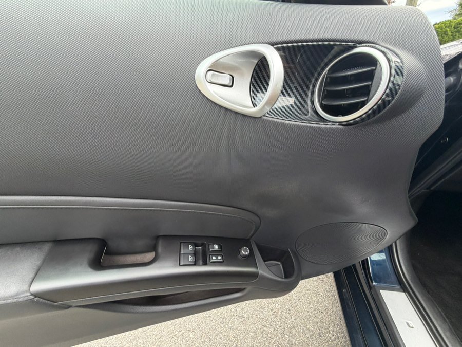 Used 2007 Nissan 350Z Touring RWD image 9