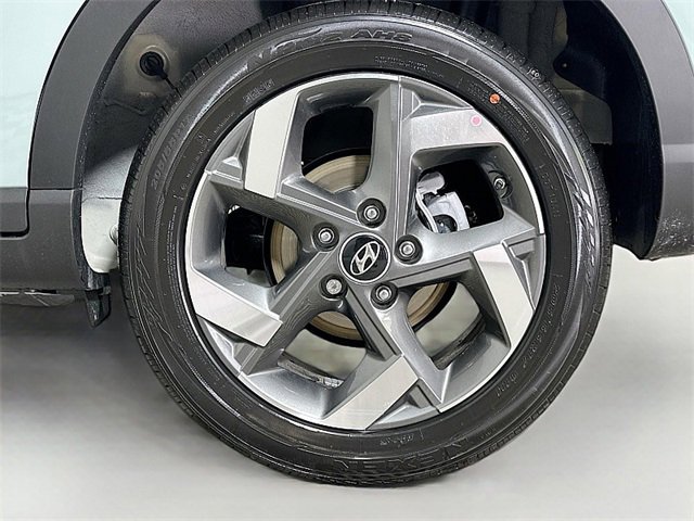 Certified 2025 Hyundai Venue SEL FWD image 27