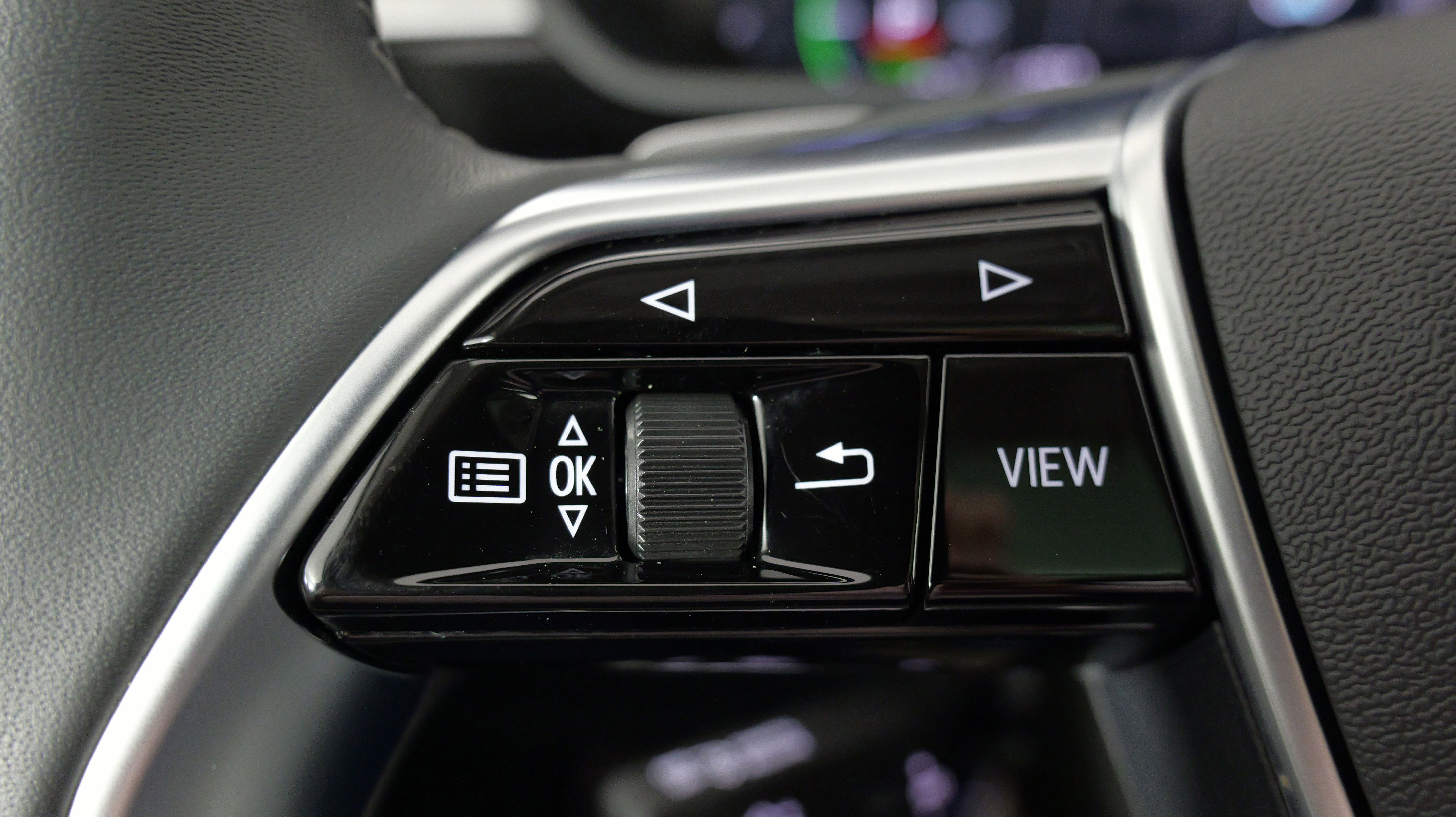 Used 2024 Audi Q8 e-tron Premium Plus w/ Premium Plus Package image 46