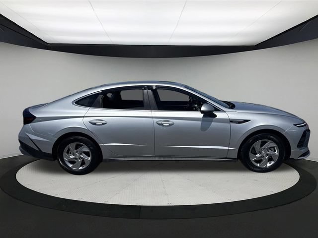 Certified 2025 Hyundai Sonata SE FWD image 3