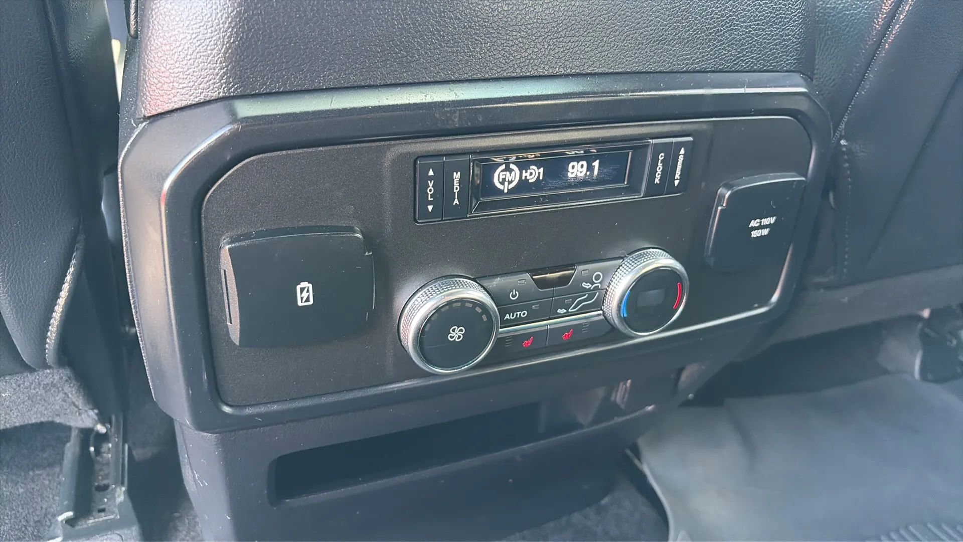 Used 2018 Ford Expedition Limited image 17