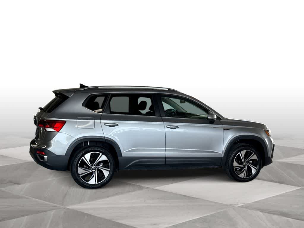 Used 2024 Volkswagen Taos SE AWD/4WD image 9