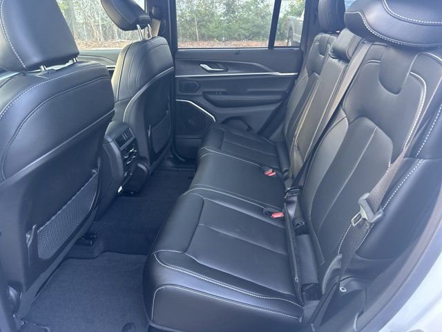 New 2025 Jeep Grand Cherokee Limited w/ Luxury Tech Group II image 19