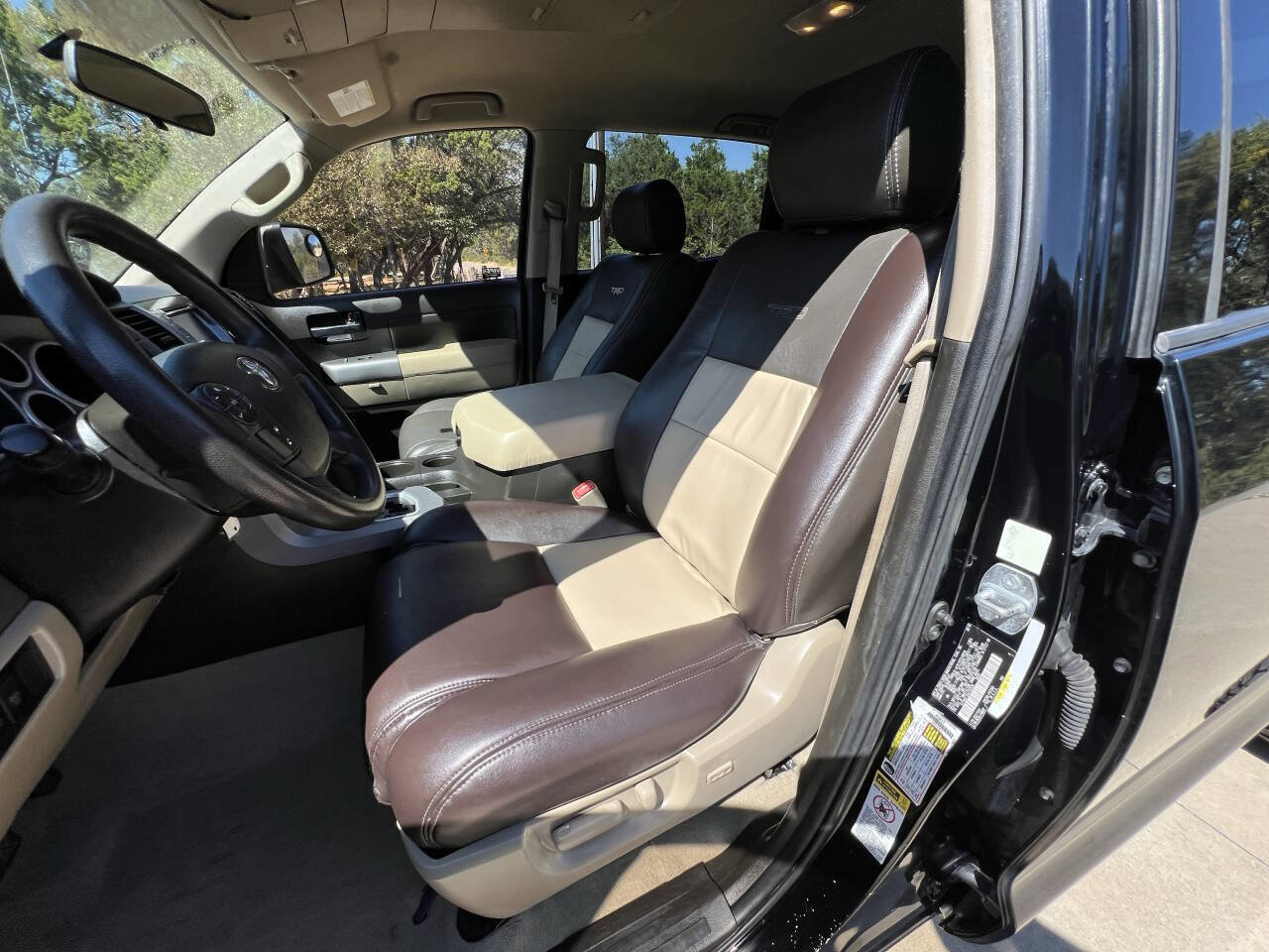 Used 2010 Toyota Tundra 4x4 CrewMax image 23