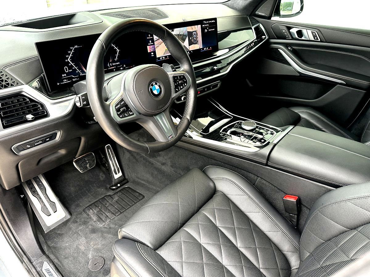 Certified 2024 BMW X7 xDrive40i w/ M Sport Package AWD/4WD image 13