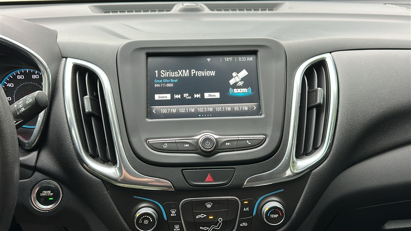 Used 2018 Chevrolet Equinox LT AWD/4WD image 19