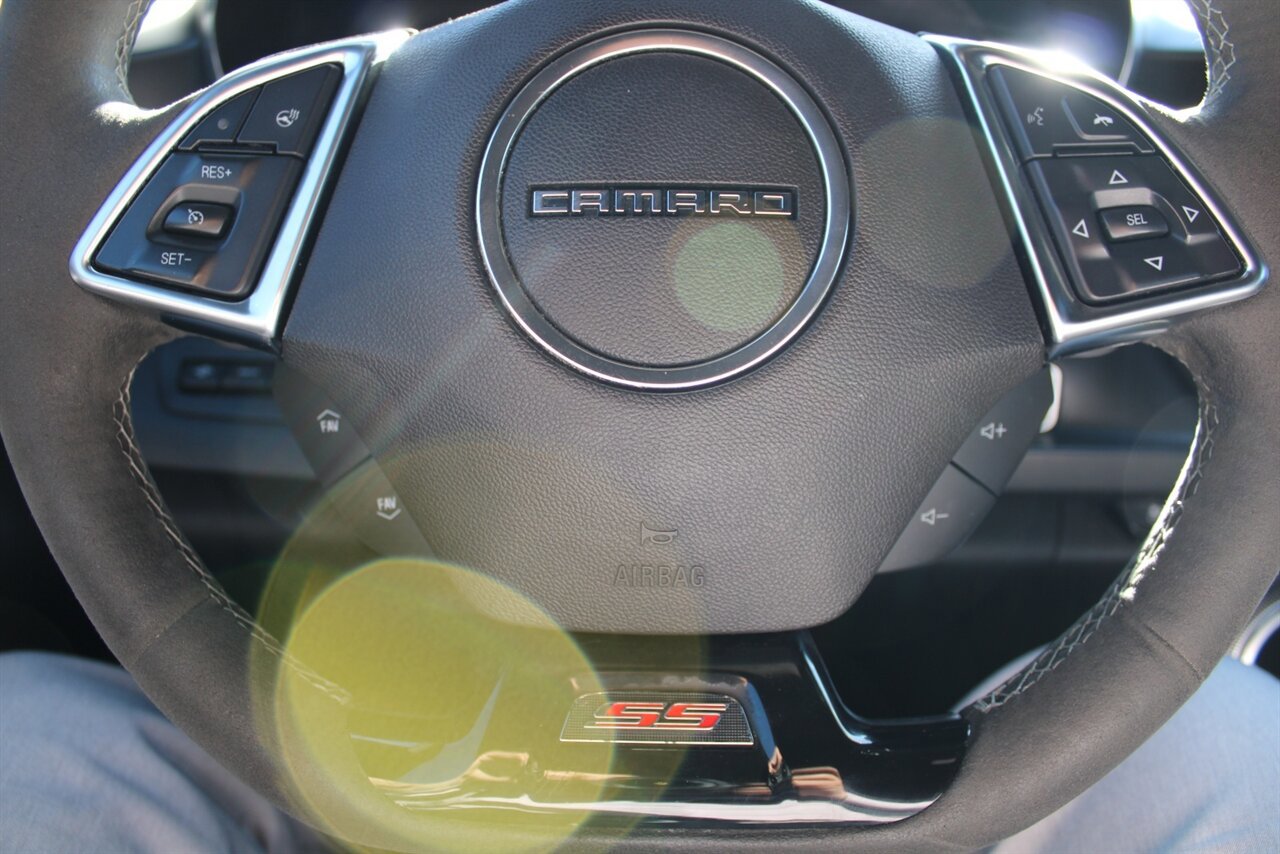 Used 2018 Chevrolet Camaro SS RWD image 27