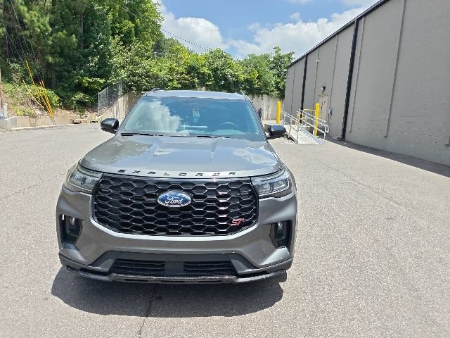 Used 2025 Ford Explorer ST AWD/4WD image 7